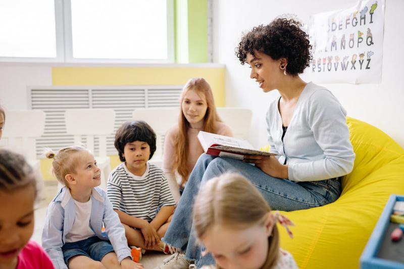 Çocuklar İçin İngilizce (4-6 Yaş Grubu) - Montessori Sınıfı